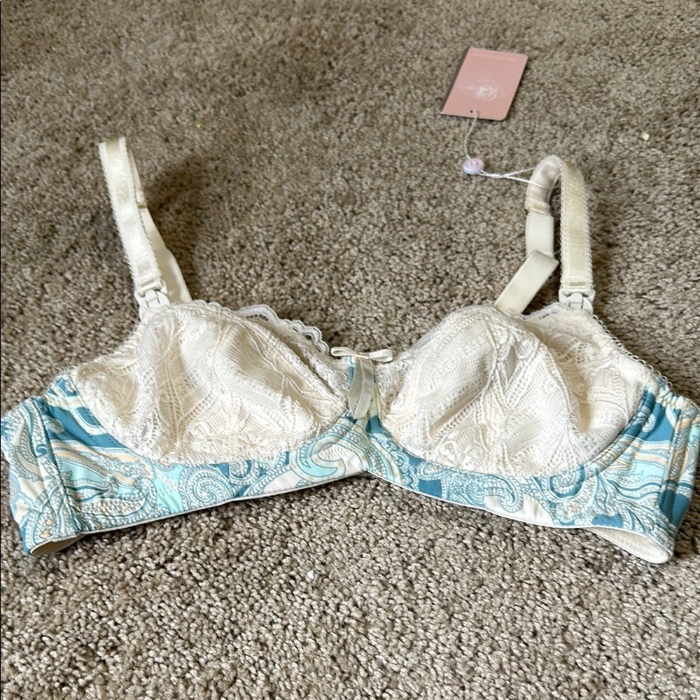 Cake Lingerie Nursing Bra 36B NWT crème brûlée
Paisley